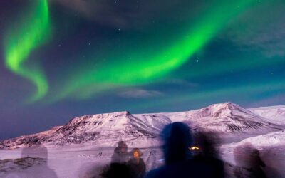 Experiencias únicas que solo vivirás en un viaje grupal a Islandia